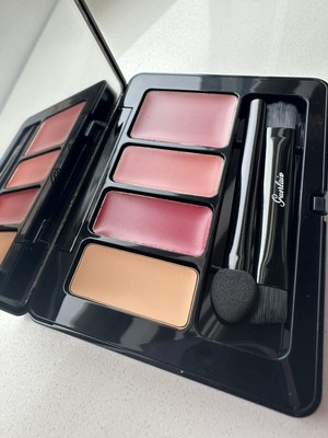GUERLAIN KISSKISS LIP CONTOURING PALETTE #002 ROMANTIC KISS - NO BOX