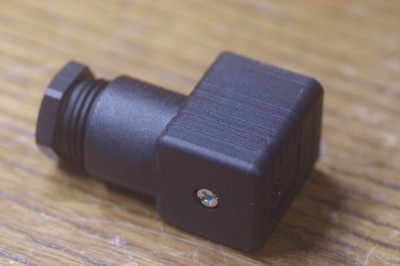 SMC Solenoid Valve Plug Coil Connector 12B GDM GDM3009 Pin Distance 18mm