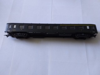 ho Lima 309123 voiture voyageurs SNCF 1°/2° classe sans boite.