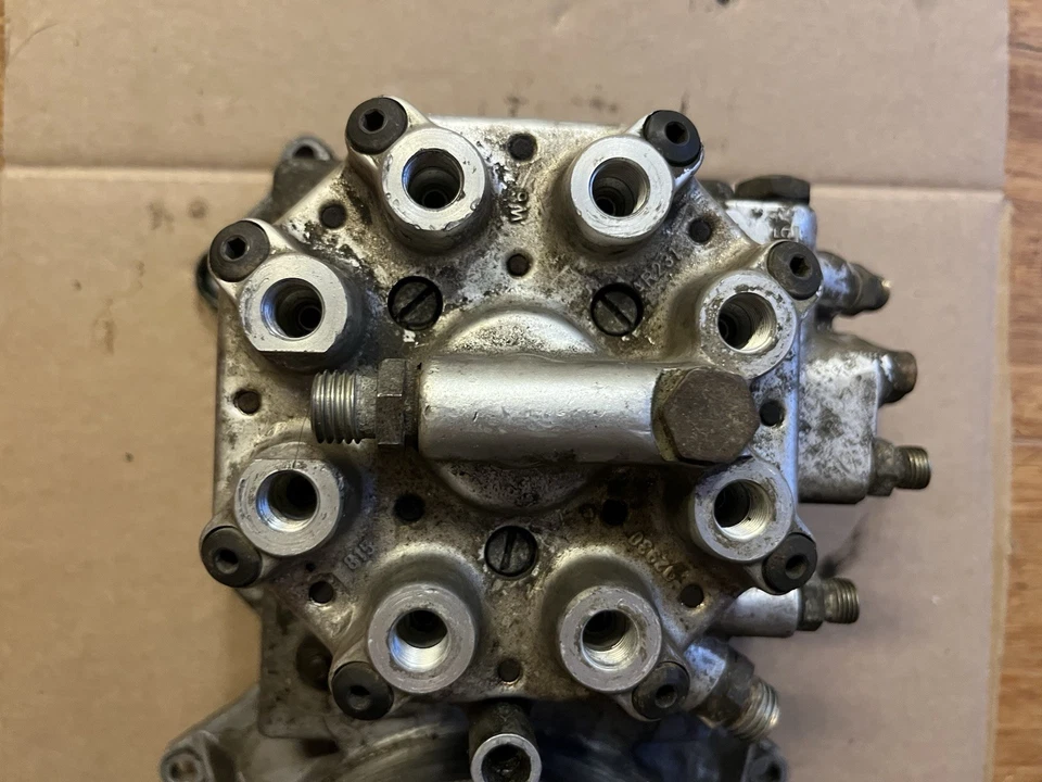 81-85 MERCEDES BENZ 原始设备制造商 380SL 380SEL 500SEC 500SE 燃料注入分销商 — 第 2/4 张图片