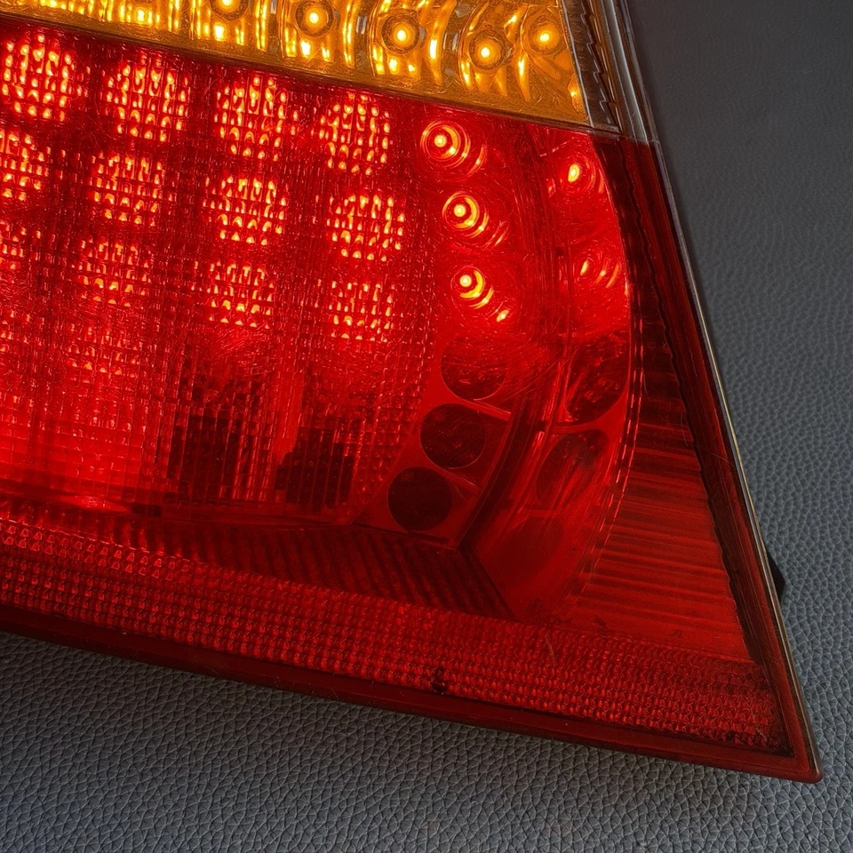 2004-2006 宝马 Coupe E46 M3 325Ci 尾灯右驱动侧原始设备制造商 LED — 第 2/4 张图片