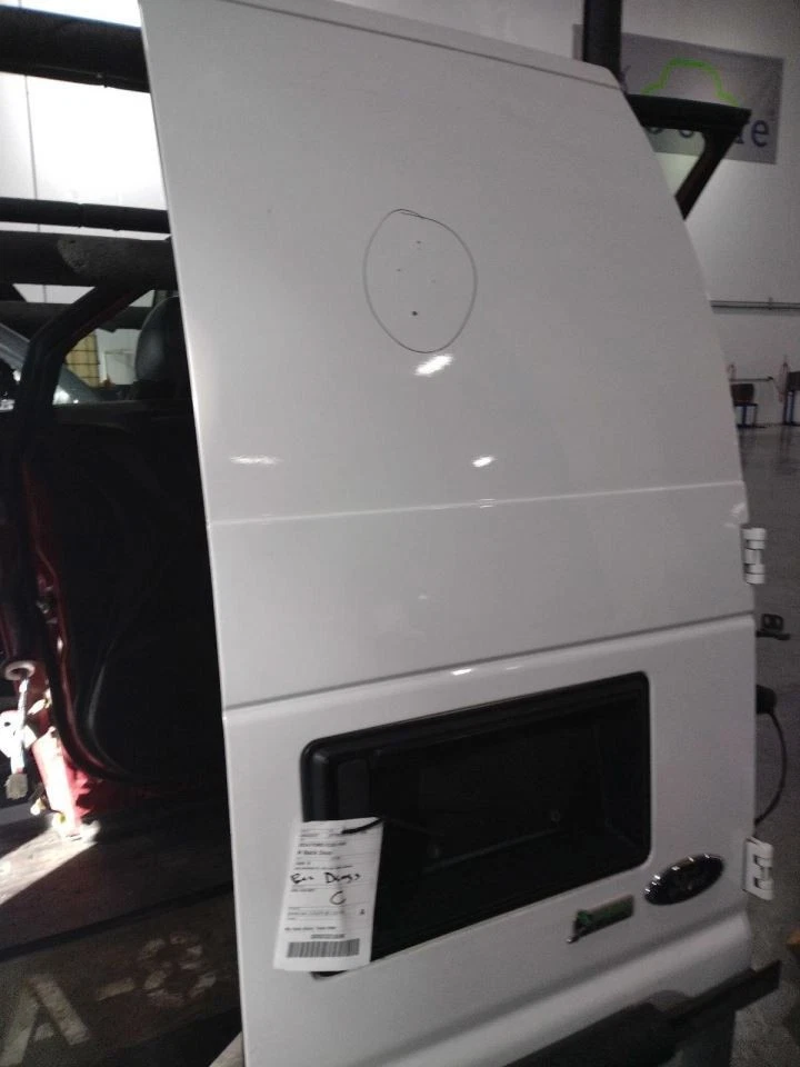 Puerta trasera de pasajero sin ventana para camioneta Ford E150 09-14 578718 Foto 2 de 3