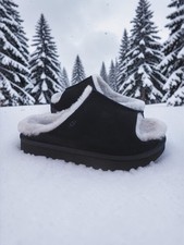 UGG BLACK CLASSIC SHEEPSKIN GREENPORT SLIDE SLIPPERS, WOMEN US 7/ EUR 38-NEW