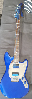 Squier by fender Mustang E-Gitarre Blau, Dimarzio Humbucker, Silbernes Pickguard