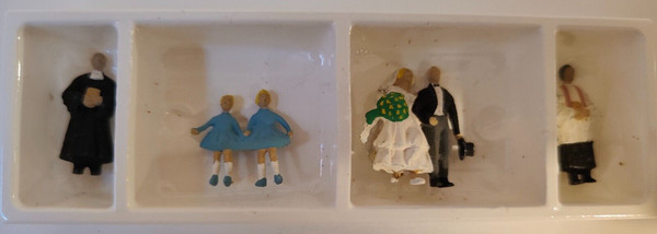 Conjunto de 6 figuras , boda religiosa. Escala H0 .Datank ref: 4018