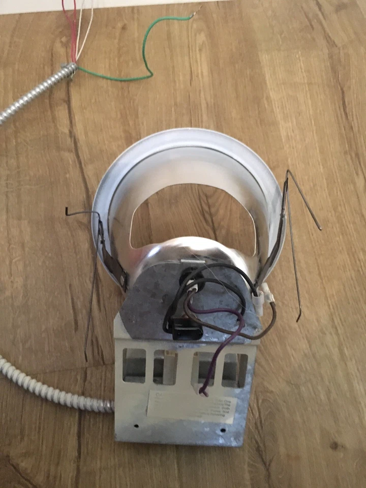 LUCES EMPOTRADAS THOMAS LIGHTING 6” Muelles usados (para conexión rápida incl.) Foto 2 de 3