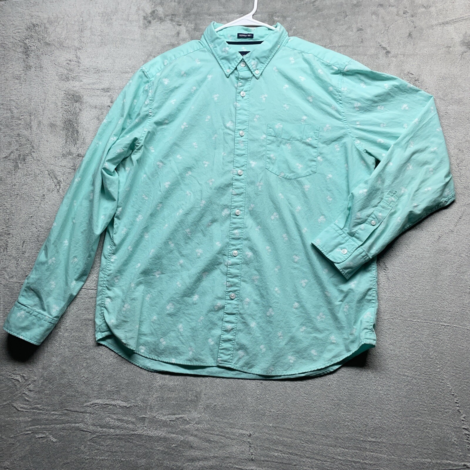 American Eagle Men's XL Aqua Palm Tree Button Down Shirt in Soft Cotton