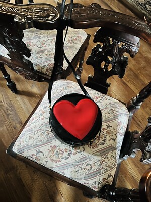 Rare Moschino Heart Redwall Crossbody Back Black Leather Vtg 90s