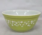 Vtg Pyrex 402 Spring Blossom Light Green Round 1½ Quart Mixing Bowl