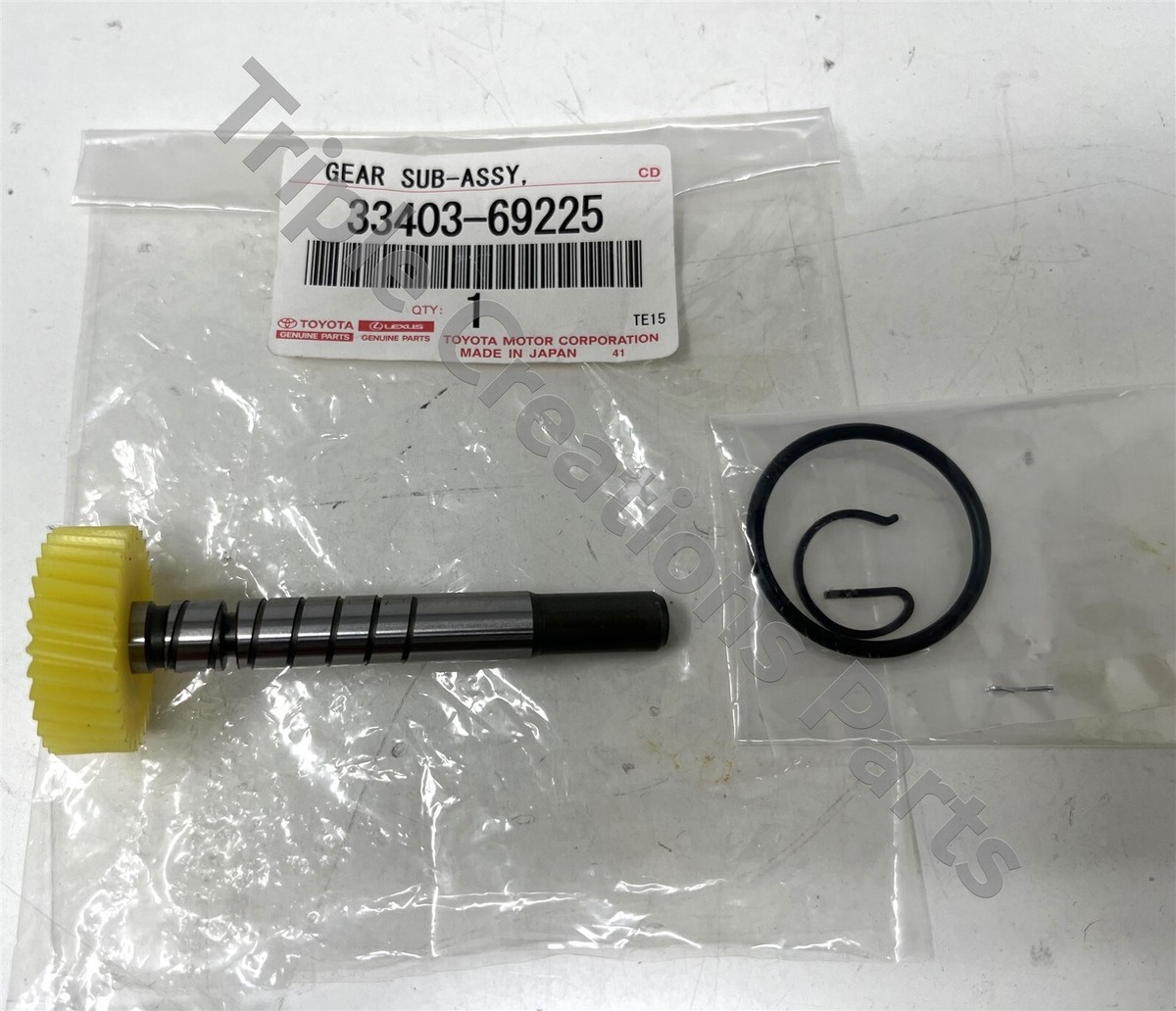 3340369225 GENUINE Toyota GEAR SUB-ASSY SPEEDOMETER DRIVEN