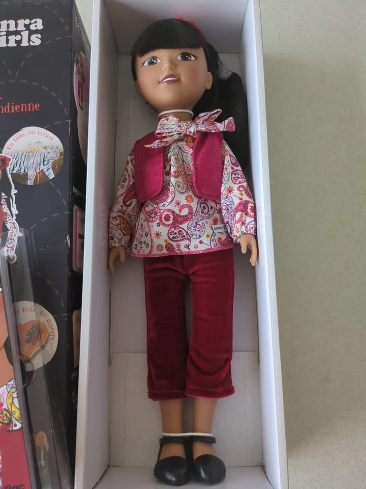 Poupée Kinra girls RAJANI l'Indienne + livre Neuf - Photo 2/2