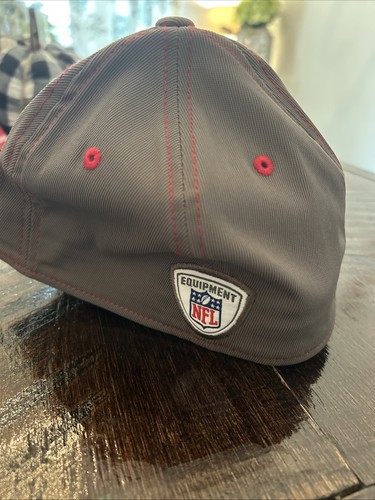 Tampa Bay Buccaneers Football Reebok Red Hat NFL Authentic On Field L/XL - Picture 3 of 7