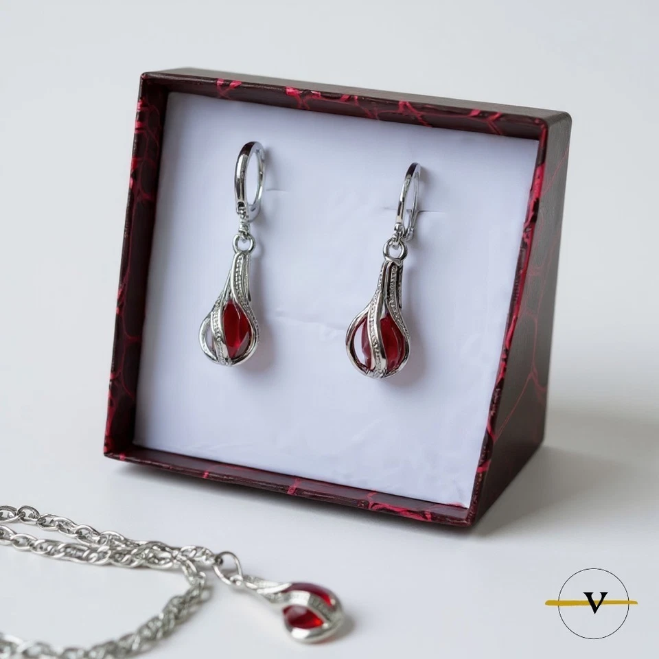 ORECCHINI DONNA A CERCHIO CON ZIRCONE ROSSO RODIATO IN ARGENTO 925 - Immagine 4 di 4