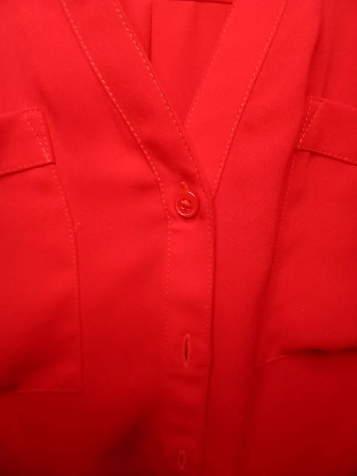 Camisa Express Para Mujer The Portofino Doble Bolsillo Botón Frontal Sin Manga Roja XS Foto 3 de 4