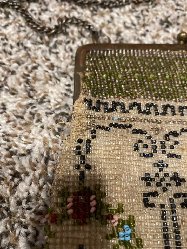 Bolsa antiga com miçangas à mão da década de 1850? - Imagem 2 de 4