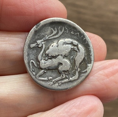 ITALY. LUCANIA, VELIA (CIRCA 400-350 B.C). SILVER DIDRACHM. - Picture 2 of 3