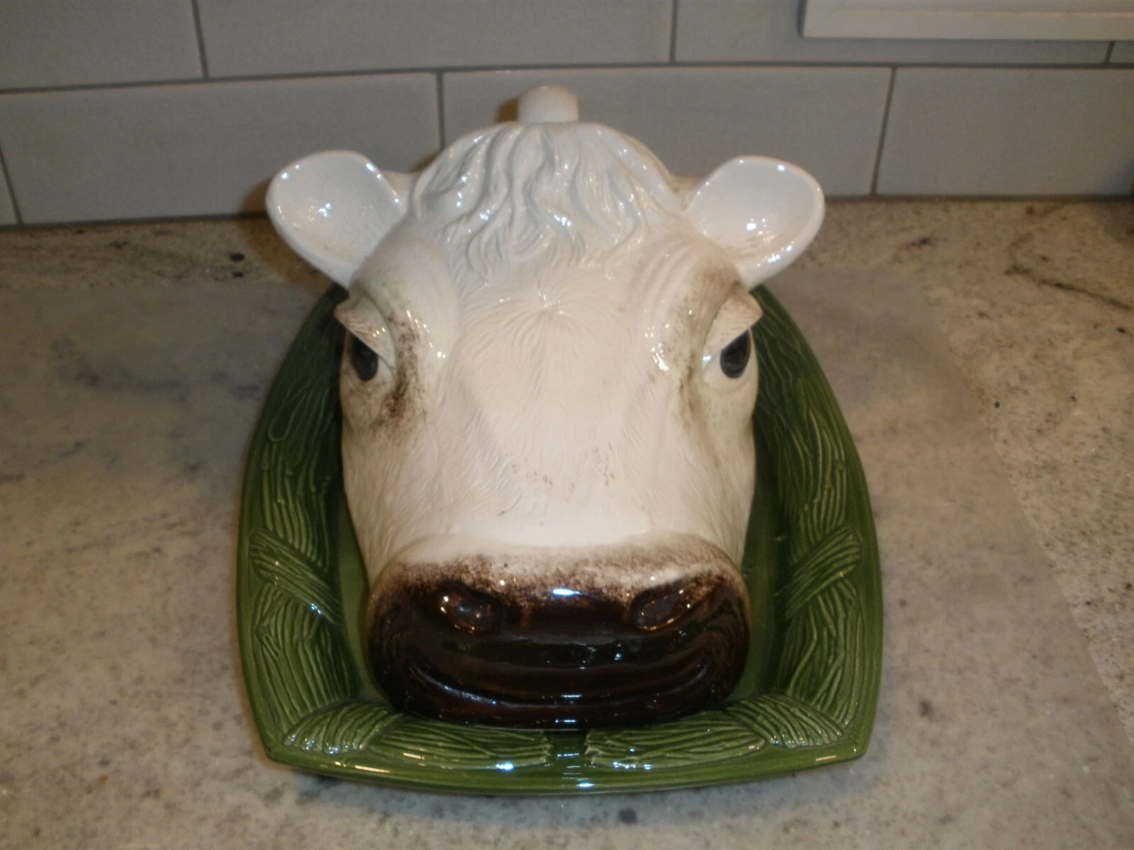 VINTAGE LONDON POTTERY COW HEAD CHEESE/ BUTTER DISH TRAY