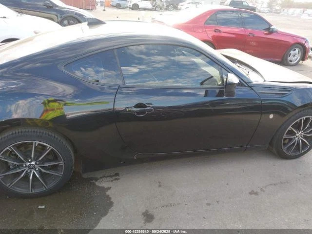 Tanque de combustible usado se adapta a: Toyota 86 Grado A 2017 Foto 3 de 4