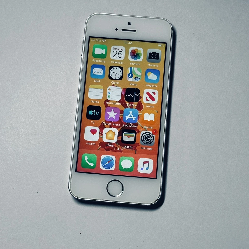 iPhone 5s Silver 16GB US TracFone / StraightTalk Locked Policy HT384 - Image 2 of 4