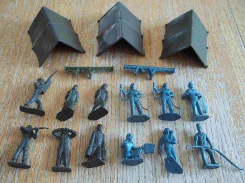 1950's MARX  Training Center Playset set of 12 45mm Figures with Accessories
