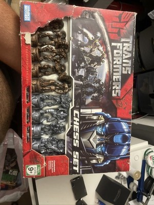 Transformers 32 Piece Chess Set Parker Brothers 2007