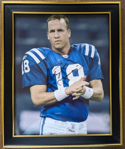 Peyton Manning Signed 8X10 Photo w/COA