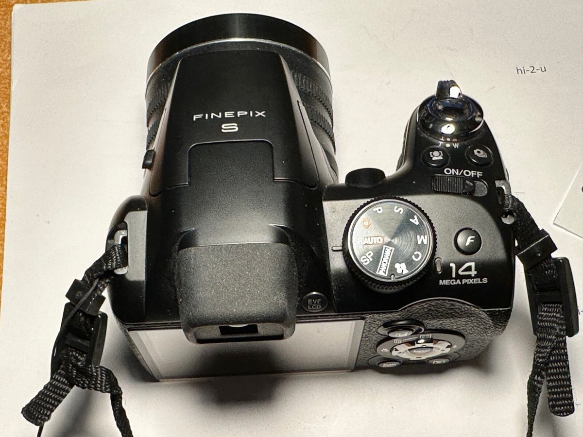 Fujifilm FinePix S4200 Digital Camera + 8GB + Cable (2569) | eBay
