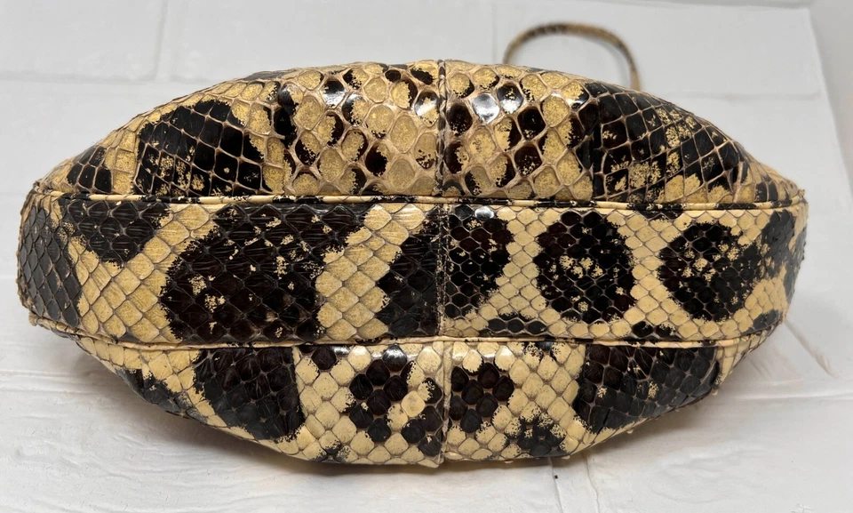 Bolso de Mano Judith Leiber Reptile Clutch Marco de Metal Plateado Cabujones Ojo de Tigre Foto 3 de 4