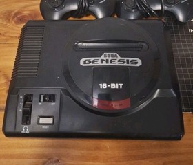 Sega Genesis Model 1 Console Bundle Lot Tested Working Excellent Condition 