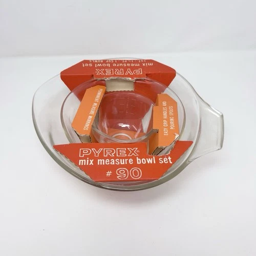 Vintage Pyrex Glass Measure/Mix Teardrop Spout Nesting Bowls 1,3,8 Cup Set Of 3