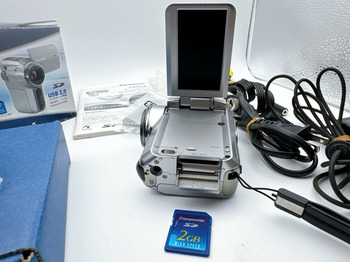 Panasonic SDビデオカメラ SDR-S100 Panasonic SDR-S100 3CCD SD Card Camcorder Review - Videomaker