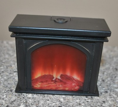 Meridian Fireplace Plug In Night Light with Flickering Images- Works!  Adorable!