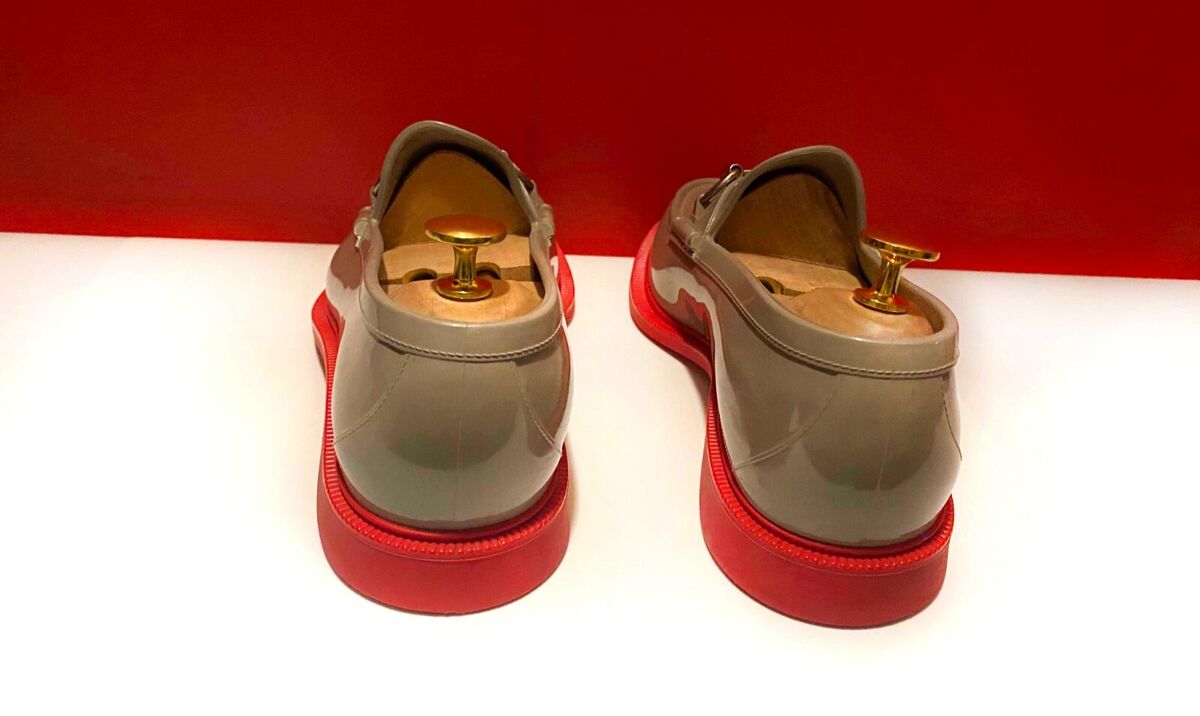 $889.00 !! GUCCI LUXURY MEN GRAY & RED SOLE RUBBER LOAFERS $889.00 !! GUCCI LUXURY MEN GRAY & RED SOLE RUBBER LOAFERS
