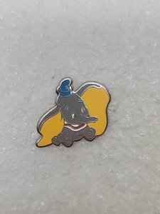 Disney's Dumbo the flying elephant PIN 2008