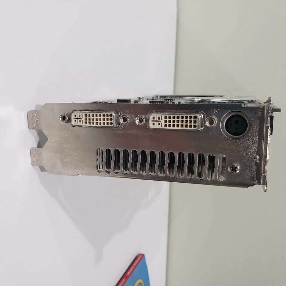 NVIDIA Quadro FX 5500 Desktop Video Card 1GB - Image 4 of 4