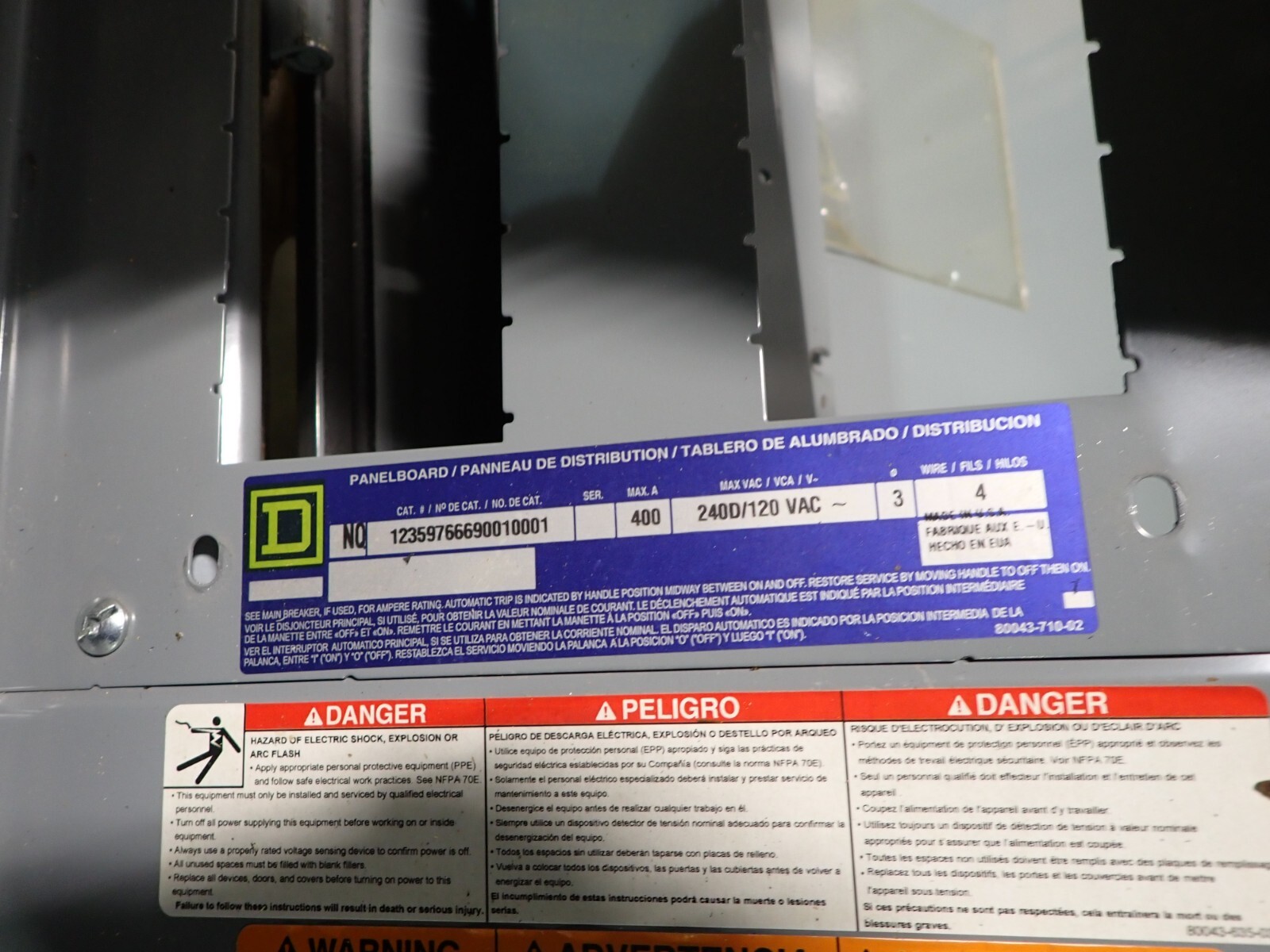 SQUARE D 400 amp Main Breaker 3R Outdoor Panel 240v 3P 4W MH68WP