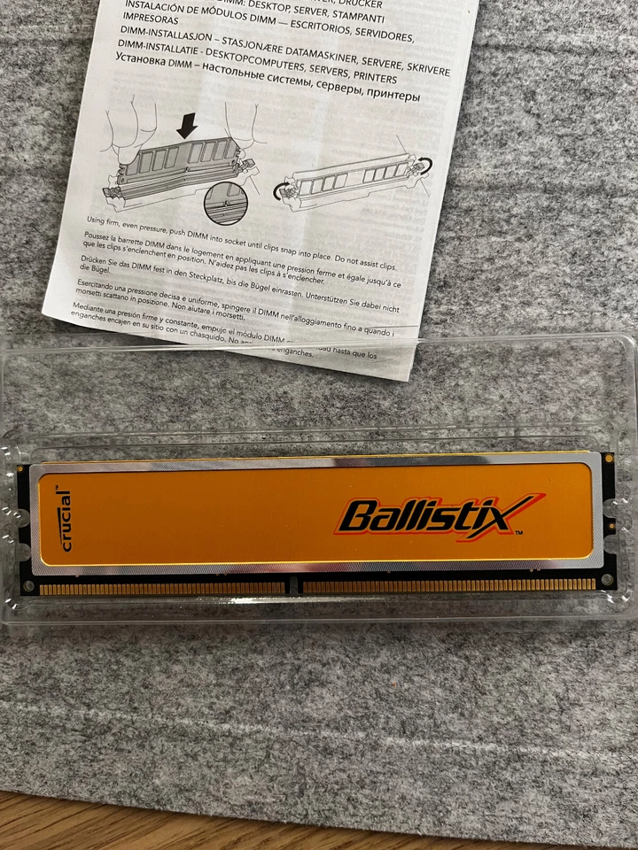 Crucial Ballistix 1GB DDR2 1066 PC2 8500 BL12864AA106A.8FE5 - Image 2 of 2