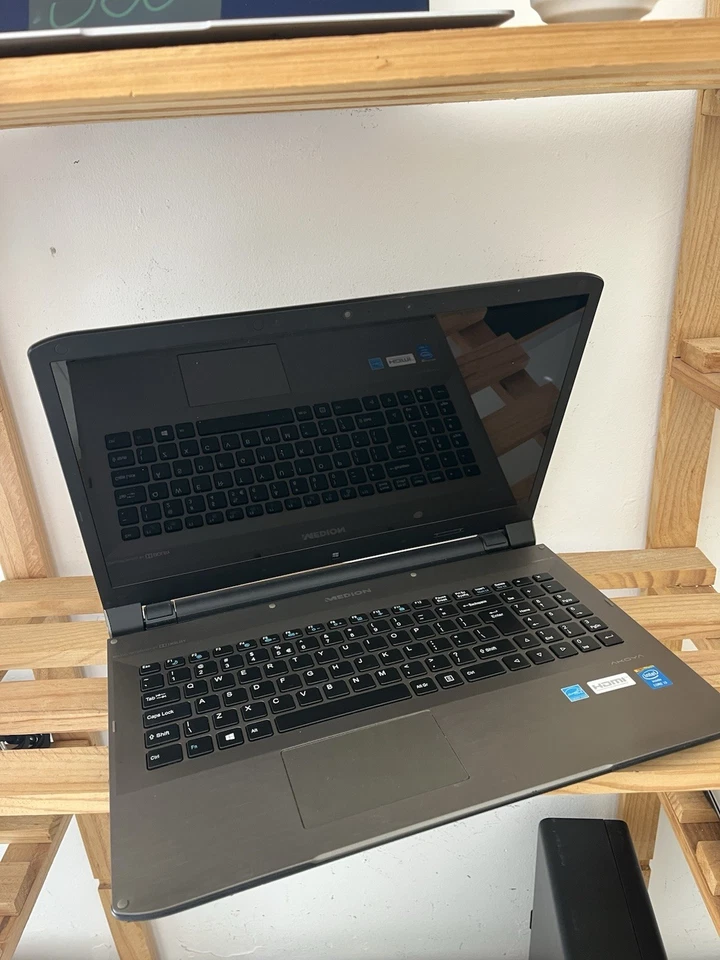 MEDION AKOYA W45 I3 8GB RAM SSD 128 WIN 11 - Immagine 2 di 4