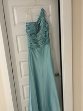 Gorgeous Beaded Terani Couture gown In Perfect Condition size 6  