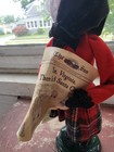 BYERS CHOICE CAROLER YES VIRGINIA GIRL with NEWSPAPER 2010 — photo 2