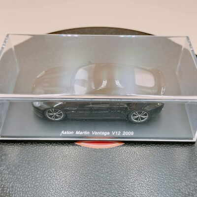 Miniature Spark Aston Martin Vantage V12 2009 - Résine 1:43