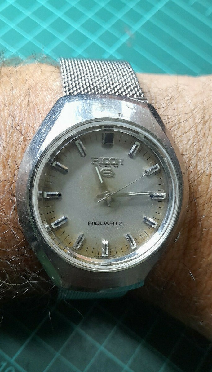 RARE VINTAGE 1970 RICOH Riquartz Watch Hi-End 572005 S Japan New