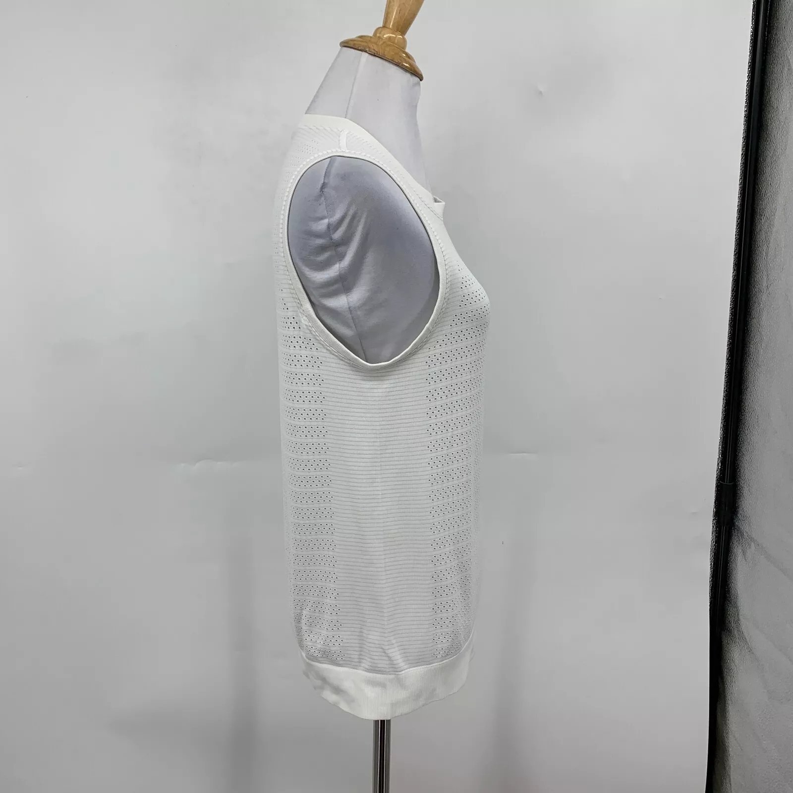 lululemon breeze by muscle perforated training tank-top