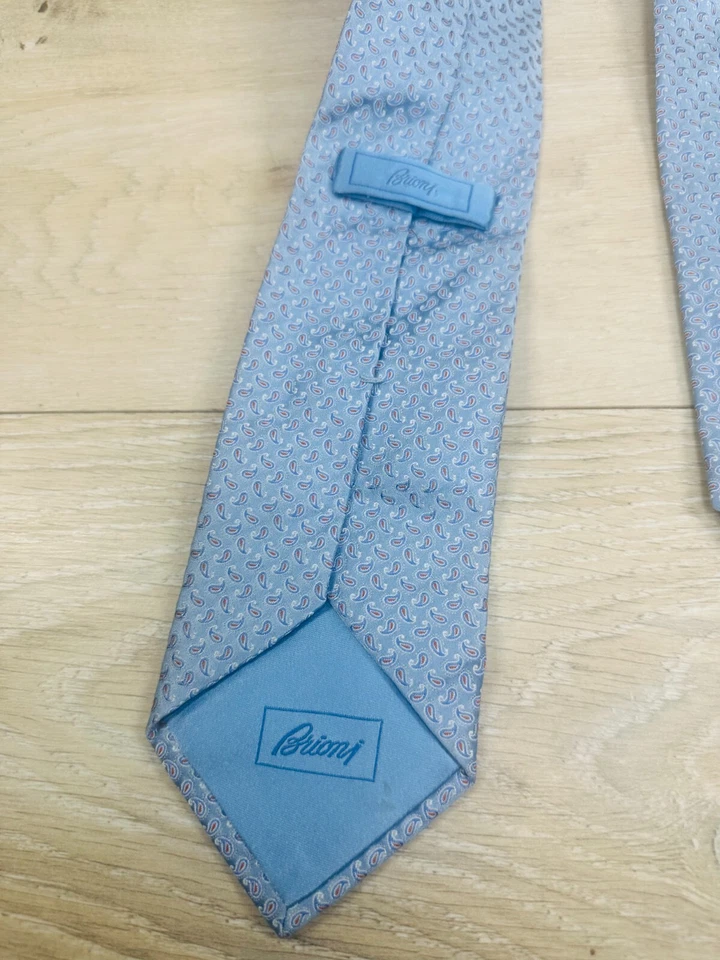 Corbata clásica de diseñador 100 % seda azul cachemir Brioni para hombre 3,5" x 60" Foto 2 de 3