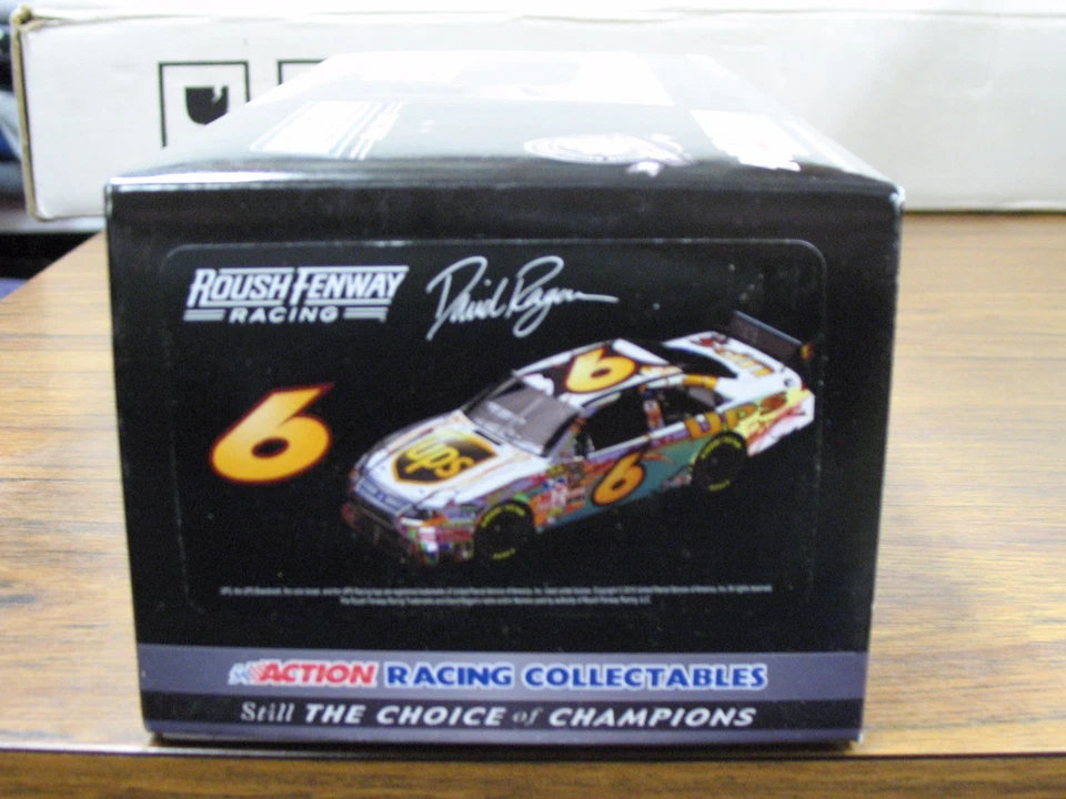 David Ragan NASCAR 1:24 Die Cast #6 UPS 2010 Fusion Flashcoat Silver 1/412 - Image 3 of 4