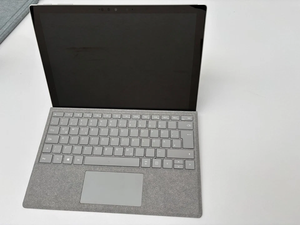 Microsoft Surface Pro 4 1724 Core I5 6300U 8GB 256GB SSD Win11 Silber Tablet - Bild 1 von 3