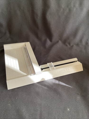 Schneider Large Guillotine Cutter For Stamp Mounts Up To 180 mm, Lighthouse