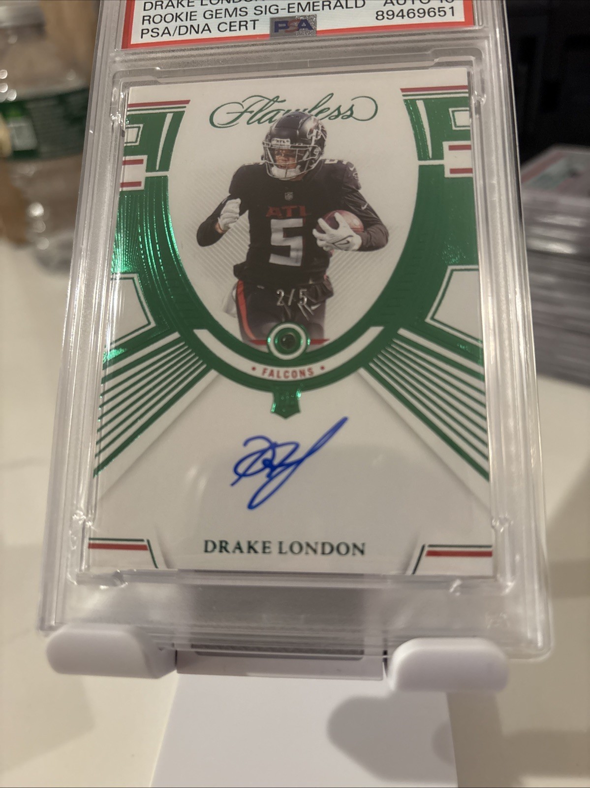 2022 Panini Flawless Drake London RC Shadow Signatures Emerald /5 Falcons view 2