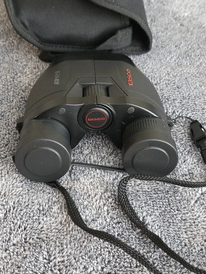 TASCO Essentials Binoculars 8-24x25 - Image 3 of 4