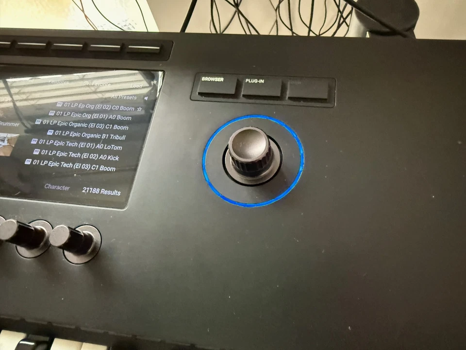 Native Instruments KOMPLETE KONTROL S49 MK3 - VGC  incudes Decksaver - Image 2 of 4